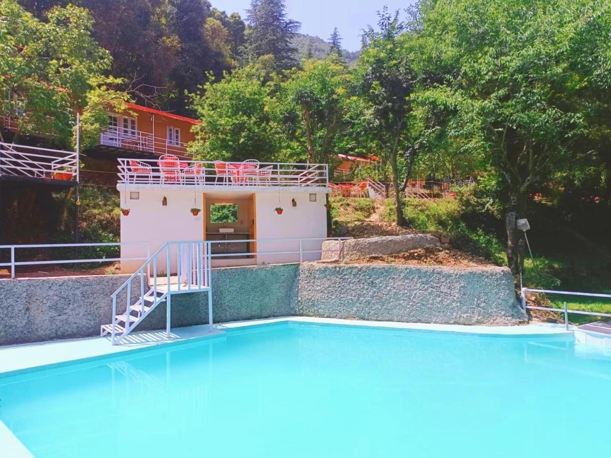 Aamod At Shoghi Luxury Cottage Resort ชิมลา ภายนอก รูปภาพ