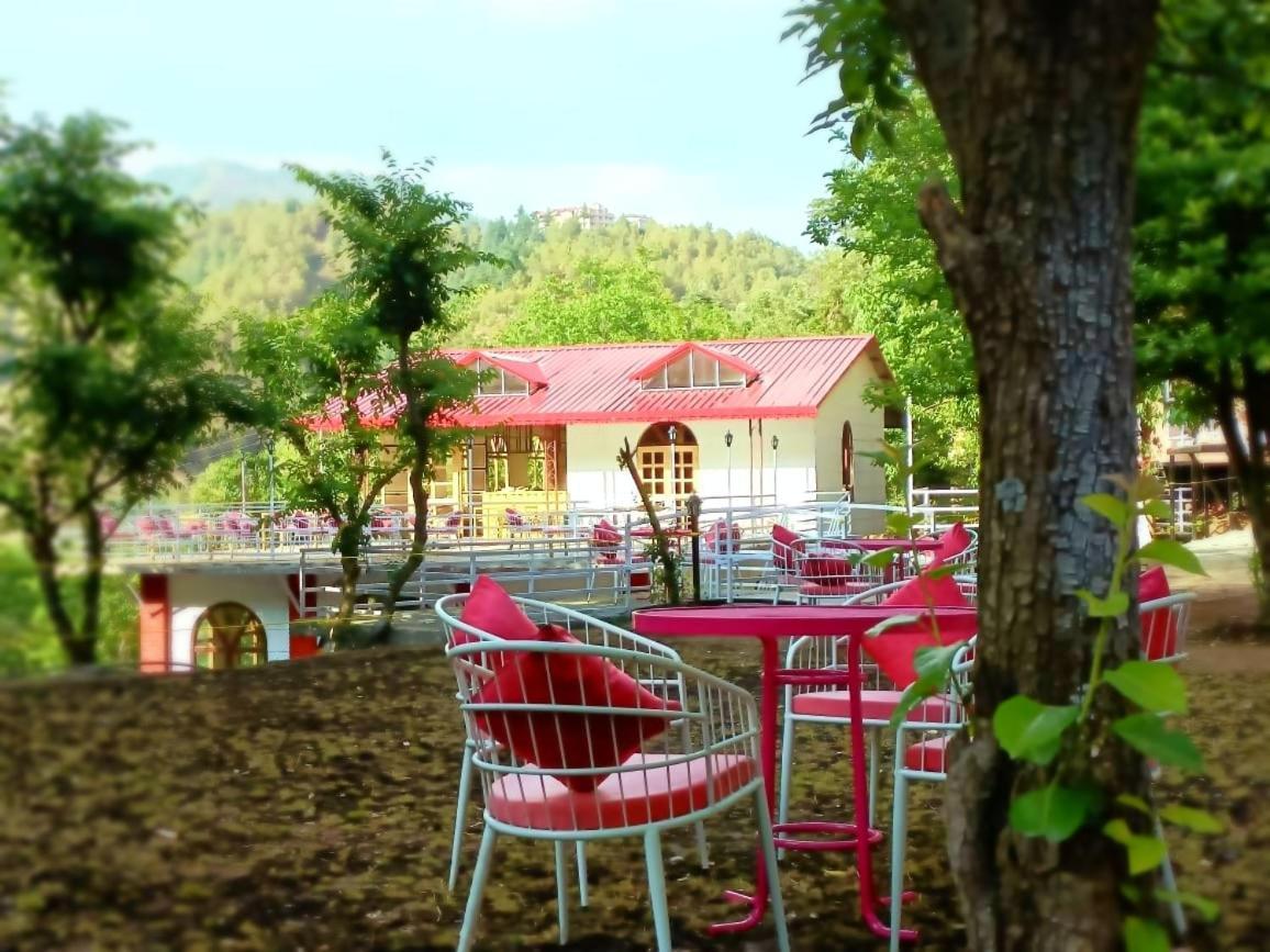 Aamod At Shoghi Luxury Cottage Resort ชิมลา ภายนอก รูปภาพ
