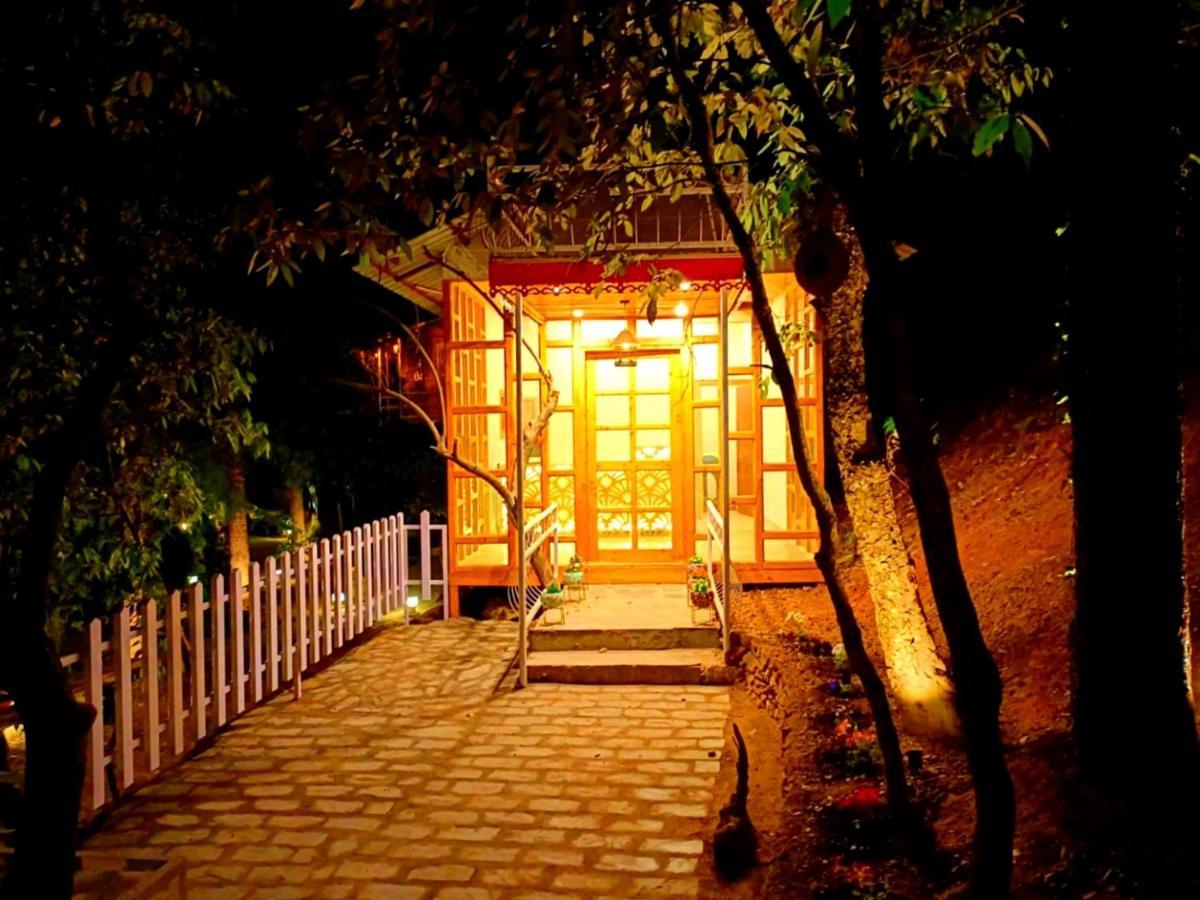 Aamod At Shoghi Luxury Cottage Resort ชิมลา ภายนอก รูปภาพ