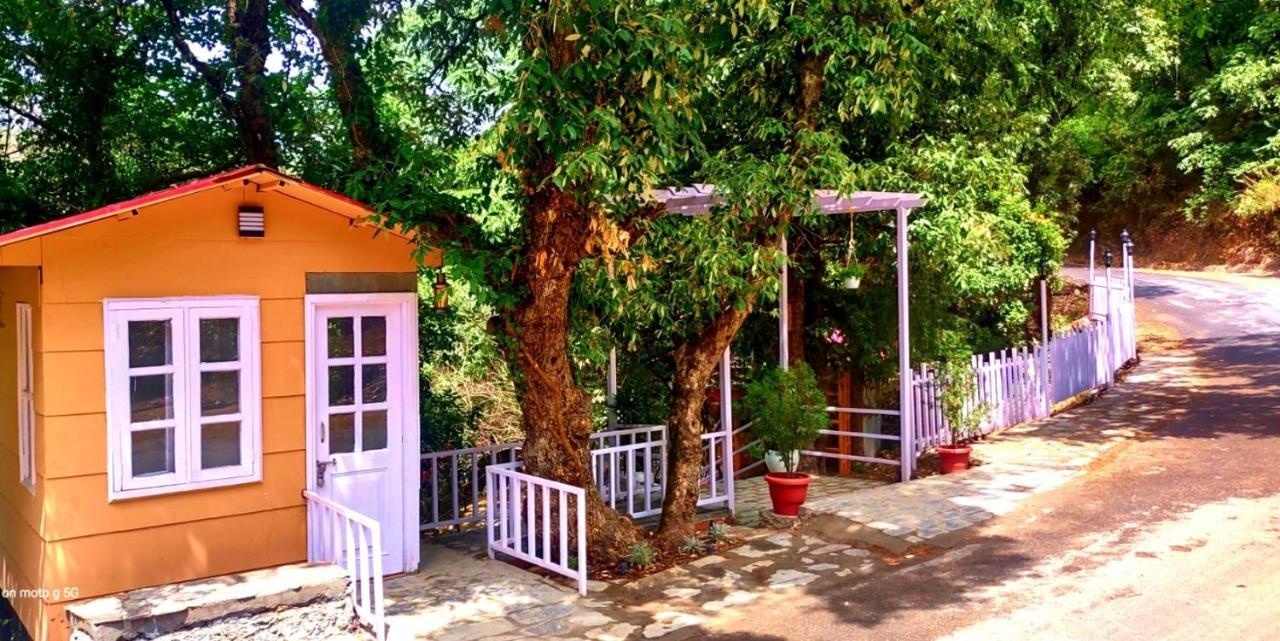Aamod At Shoghi Luxury Cottage Resort ชิมลา ภายนอก รูปภาพ