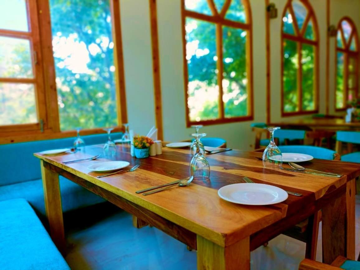 Aamod At Shoghi Luxury Cottage Resort ชิมลา ภายนอก รูปภาพ