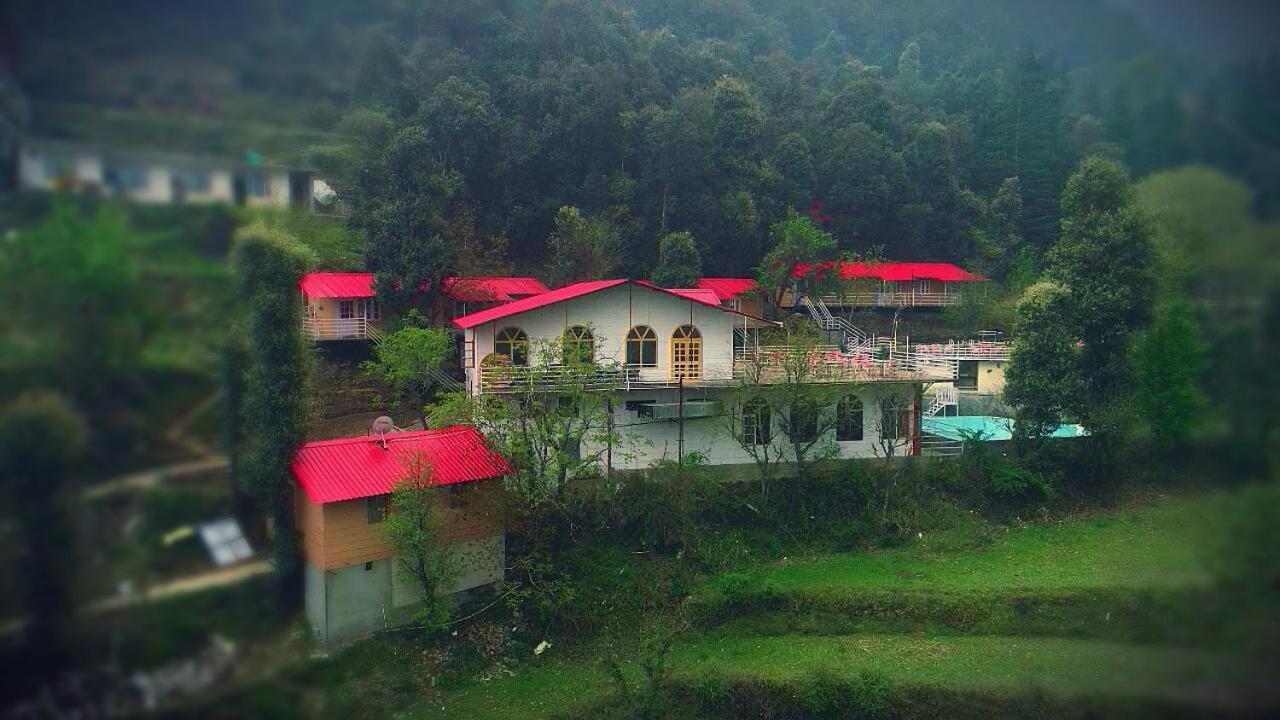 Aamod At Shoghi Luxury Cottage Resort ชิมลา ภายนอก รูปภาพ